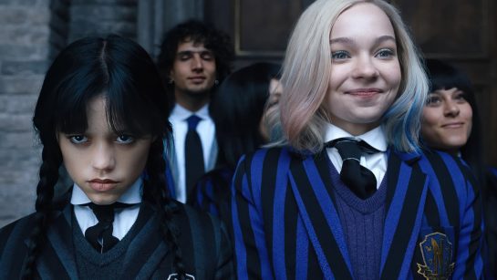 Кадр из 1 серии 1 сезона сериала «Уэнсдэй»